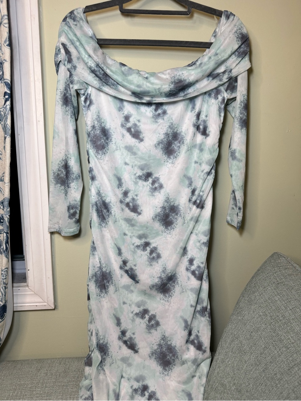 Off-Shoulder Tie-Dye Midi Dress in Mint and Gray